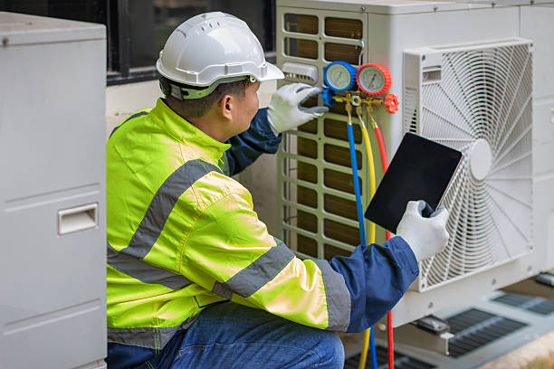 Professional Hvac technician working in Old Greenwich, CT